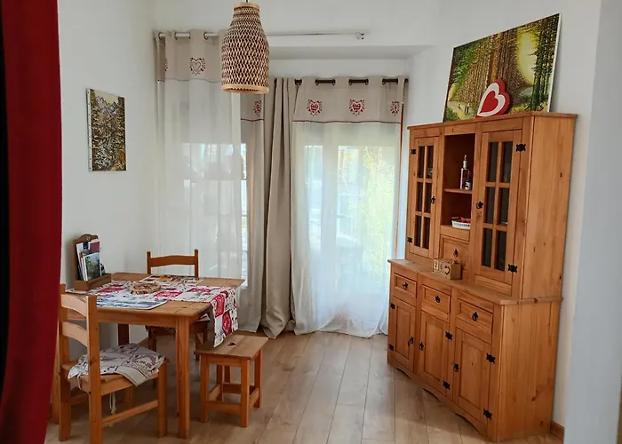 A 1 Min Des Thermes アパート